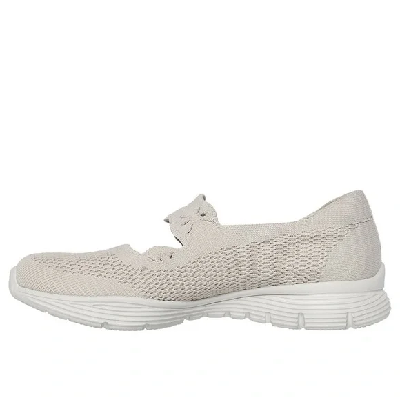 NWT Skechers Women's Cream Slip-On Shoes - Picture 4 of 4